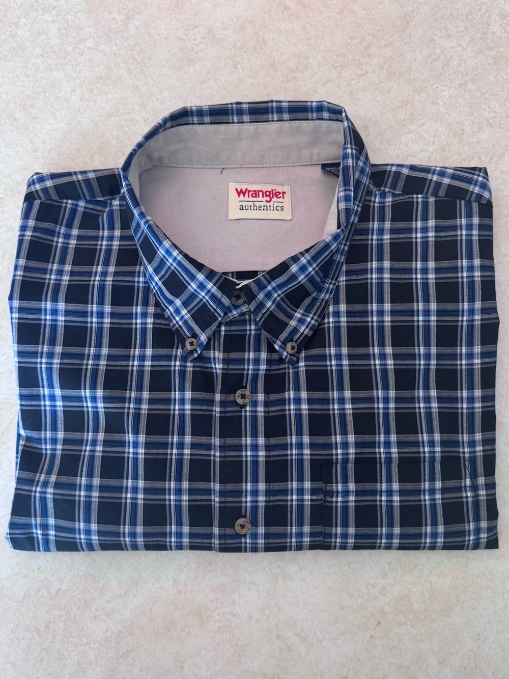 Big & Tall Men’s 3XL…
Wrangler Blue and White Plaid Button-Down Shirt